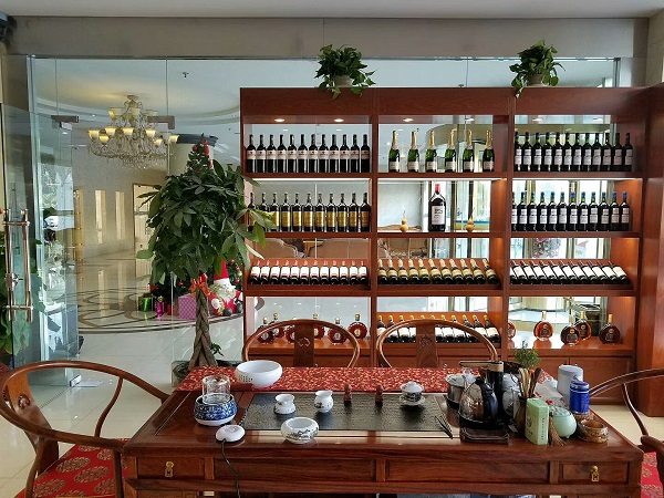 如何增加紅酒店的客流量？